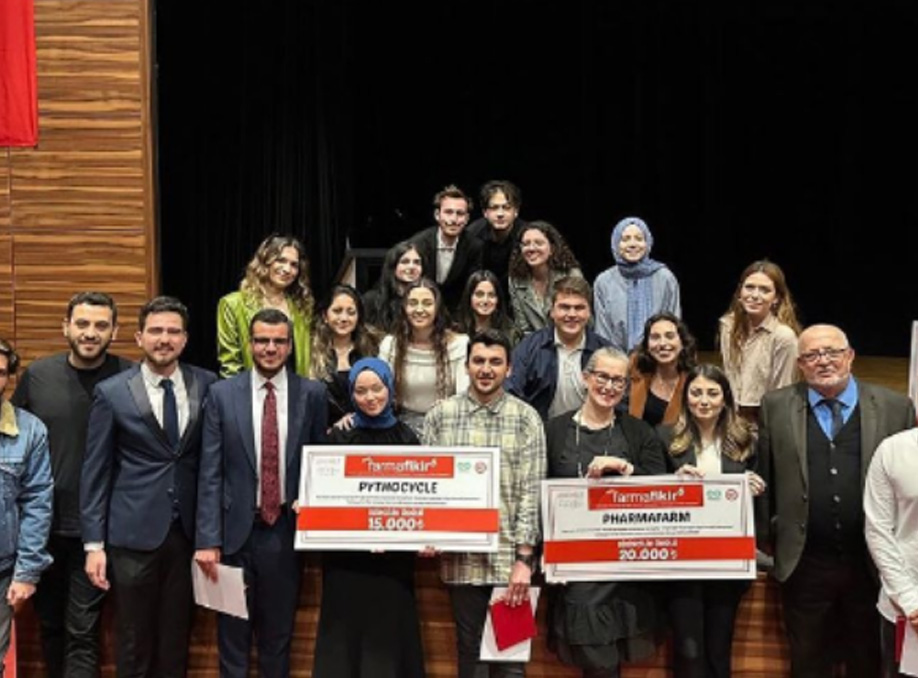 We returned from the Farmafikir Competition with success.