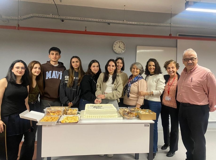Hemşirelik 1. Sınıf Öğrencilerimizle Güz Dönemi Sonu Kutlaması