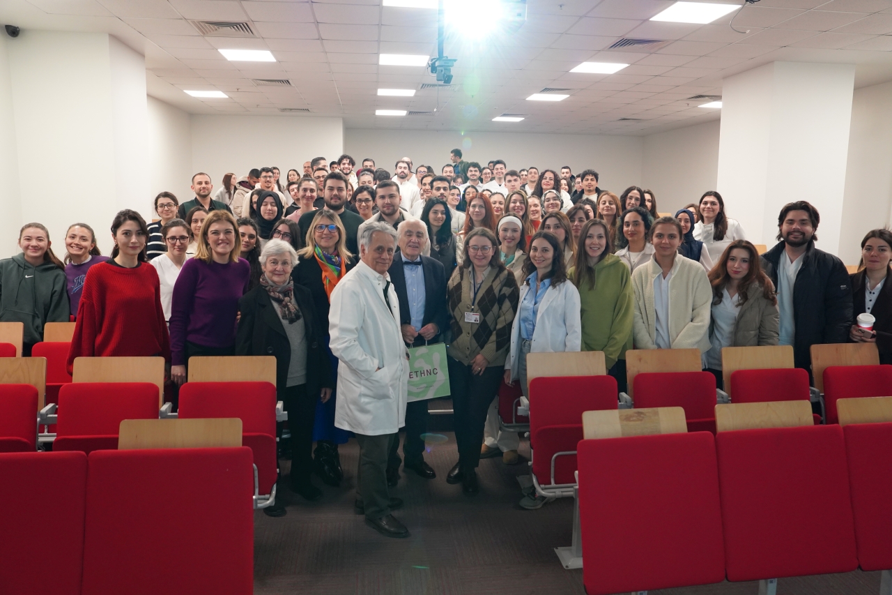 Ağız Kanseri Görünmez Değil, Bakmayı Bilene