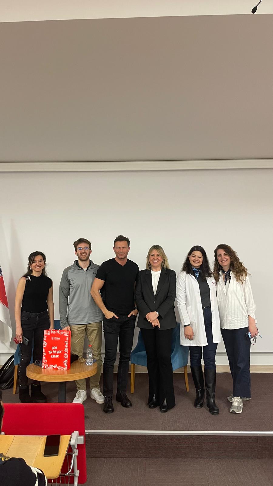  Muayenehaneyi yönetmek bir sanattır gel, ilham al Bilgi, tecrübe ve gerçek hikayeler tek buluşmada.