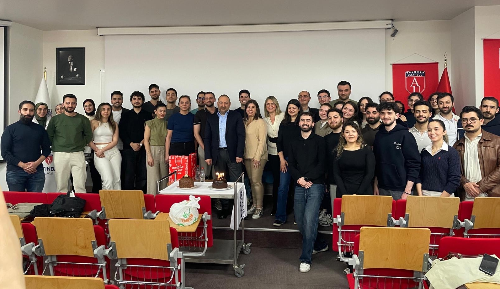 Muayenehaneyi yönetmek bir sanattır gel, ilham al Bilgi, tecrübe ve gerçek hikayeler tek buluşmada.