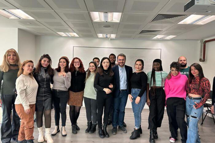Yabancı Dil Ediniminde Kültür, Edebiyat ve Tarihin Yeri