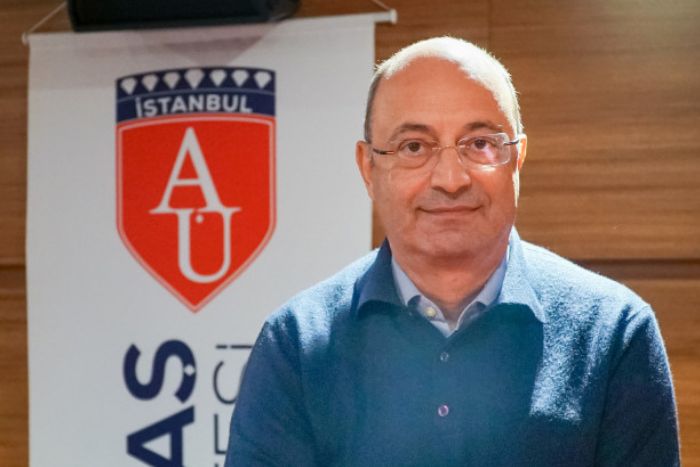 “Maymun Çiçeğinin Gölgesinde Çiçek Hastalığı ve Biyolojik Silah Endişesi Var”