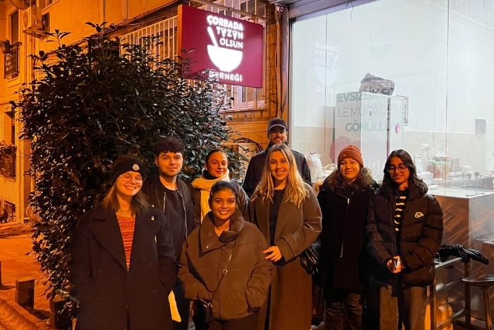 Altınbaş Üniversitesi Erasmus+ Öğrencileri Evsizler İçin Gönüllü Faaliyette Bulundu