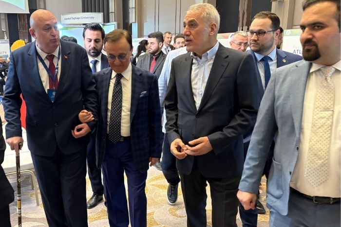 Mütevelli Heyet Başkanımız İmam Altınbaş’tan  EDIS 8. İstanbul Eğitim Fuarı’na ziyaret 