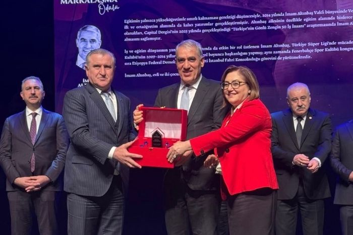 Our Board of Trustees Chairman İmam Altınbaş Receives Branding Award 