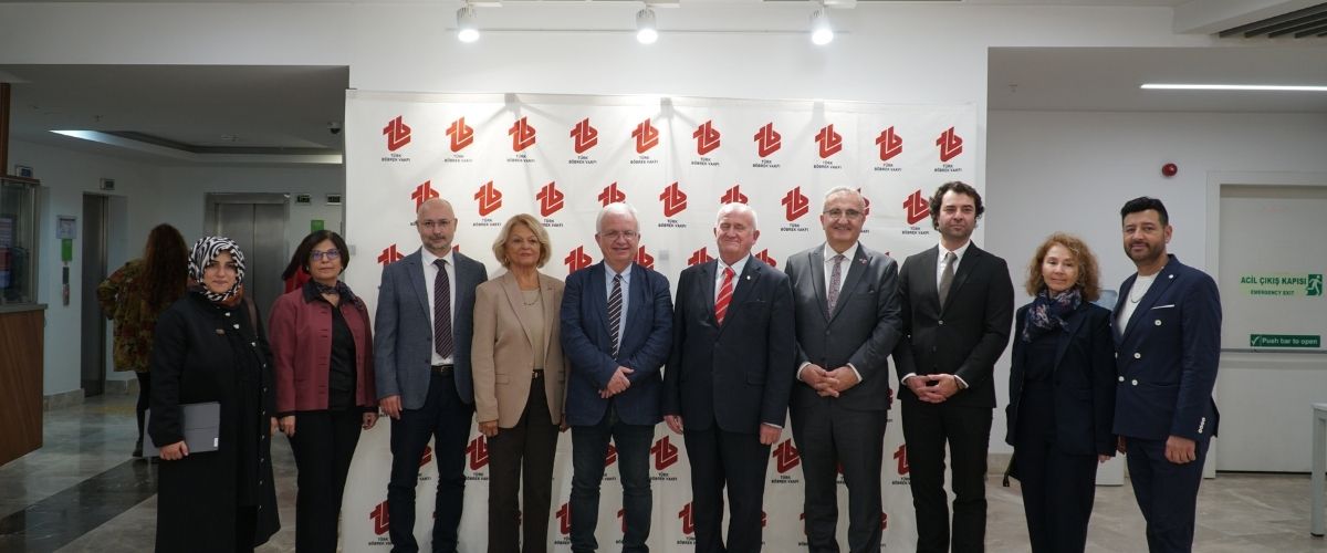 Why Is Türkiye Lagging Behind in Organ Donation? Experts Answered from a 360-Degree Perspective