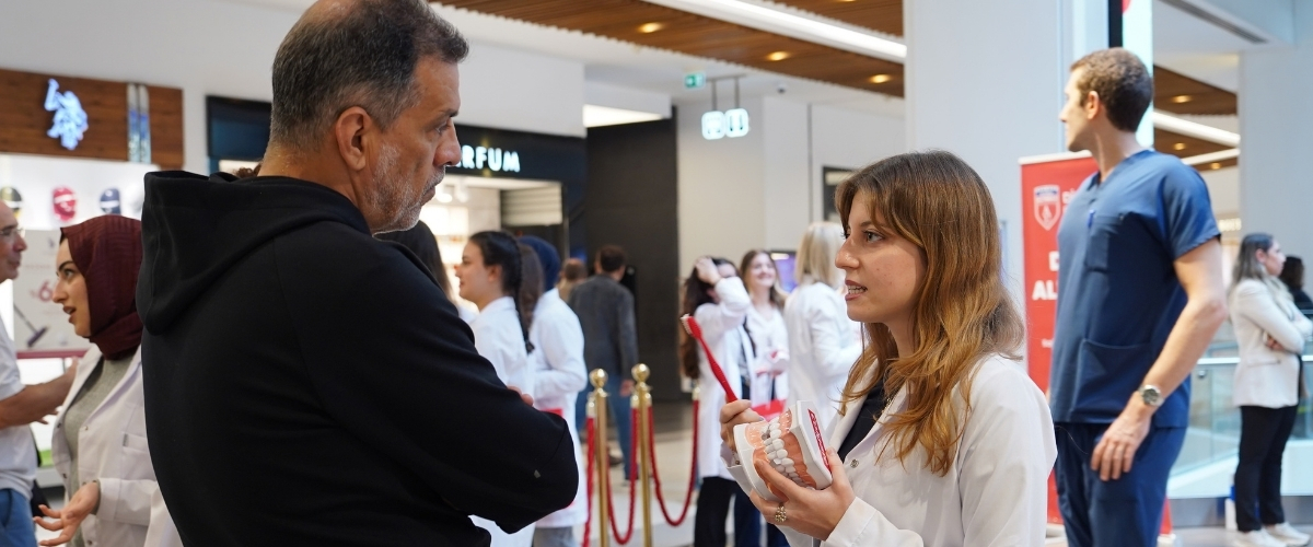 Diş Hekimliği Fakültemizden “Alzheimer”e dikkat çeken etkinlik