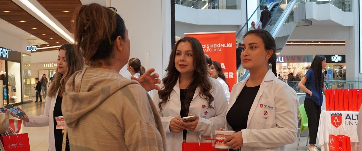 Diş Hekimliği Fakültemizden “Alzheimer”e dikkat çeken etkinlik