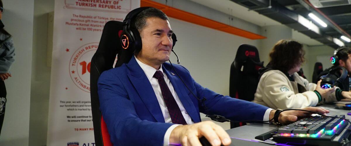 Altınbaş Üniversitesi ESpor Merkezi Açıldı
