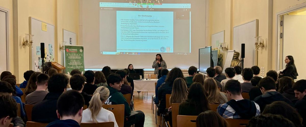 Köln Üniversitesinden Prof. Dr. Ogorek Üniversitemizdeydi
