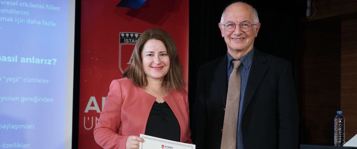 SUSTAINABILITY: GREEN INVESTMENTS PANEL