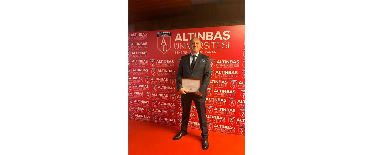 Yılın En Başarılı Akademisyeni Ödülü