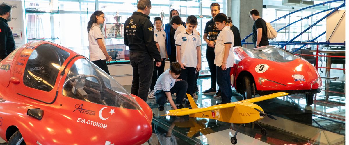 Math League Şampiyonlarından Altınbaş Üniversitesine Ziyaret