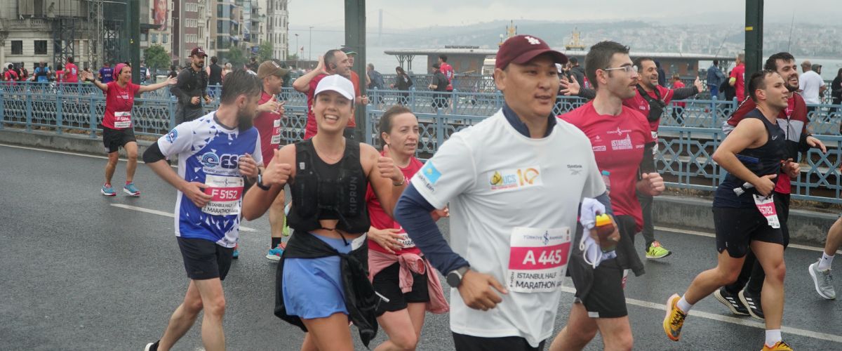 Altınbaş University Supports Marathon Runners