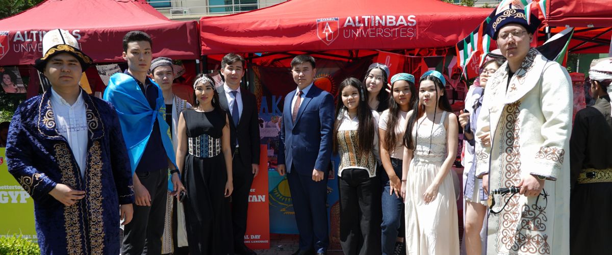 Spring Festival was the Stage for Colorful Images