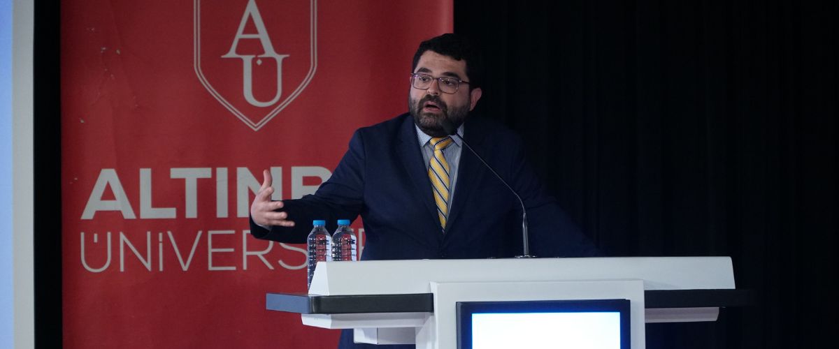 Yakın İlişkiler Sempozyumu